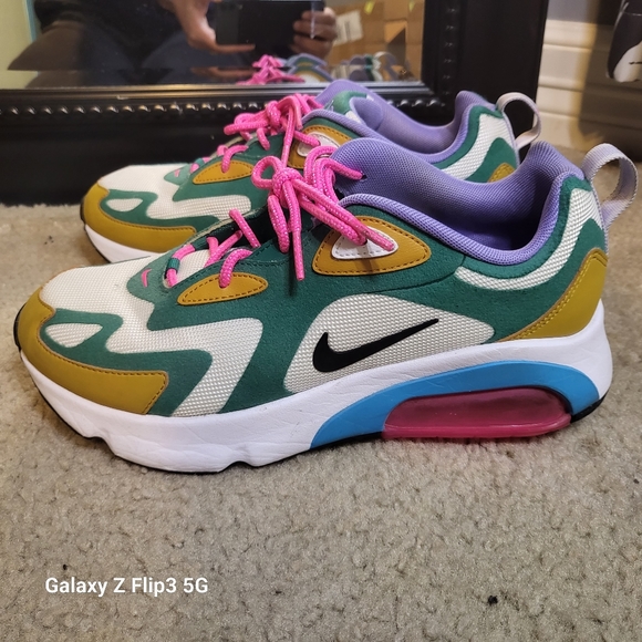 Nike shoes - Picture 1 of 6